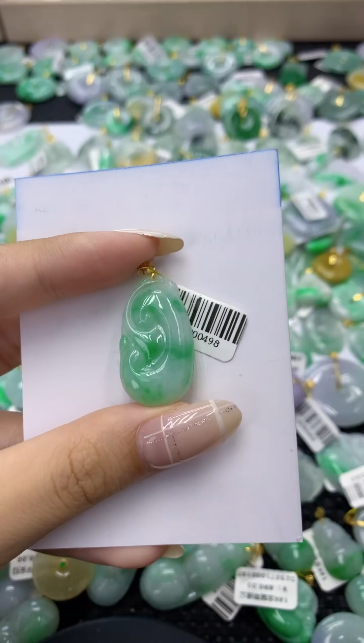 翡翠18K金镶嵌颈饰天然缅甸翡翠A货