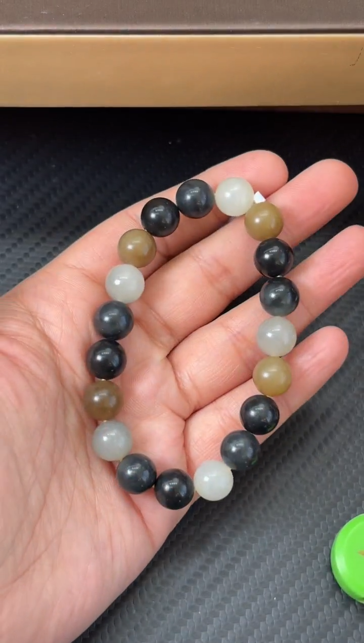 未镶嵌手串和田玉若羌微色差卡10