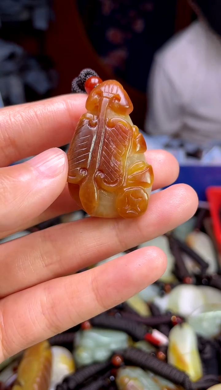 和田玉未镶嵌颈饰1