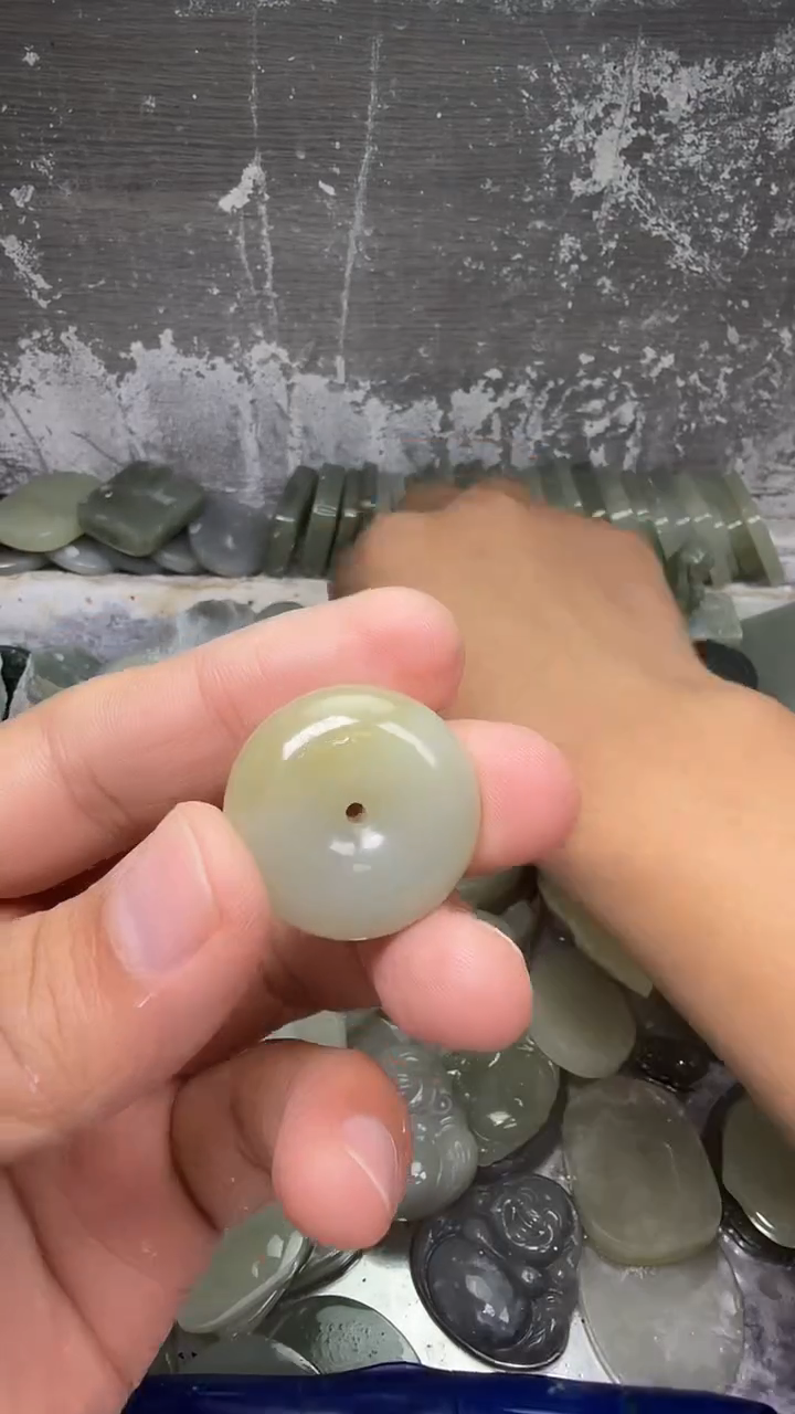 吊坠(不含链)未镶嵌和田玉500一口糖平安扣