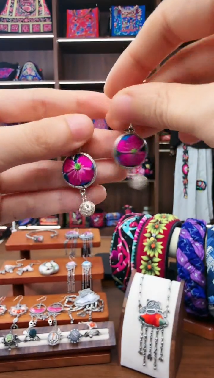 织绣176蚩梦苗族古绣