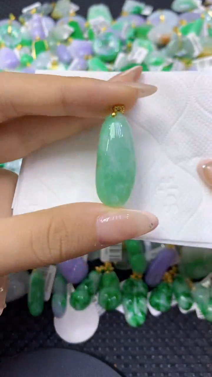 颈饰未镶嵌翡翠天然缅甸翡翠A货