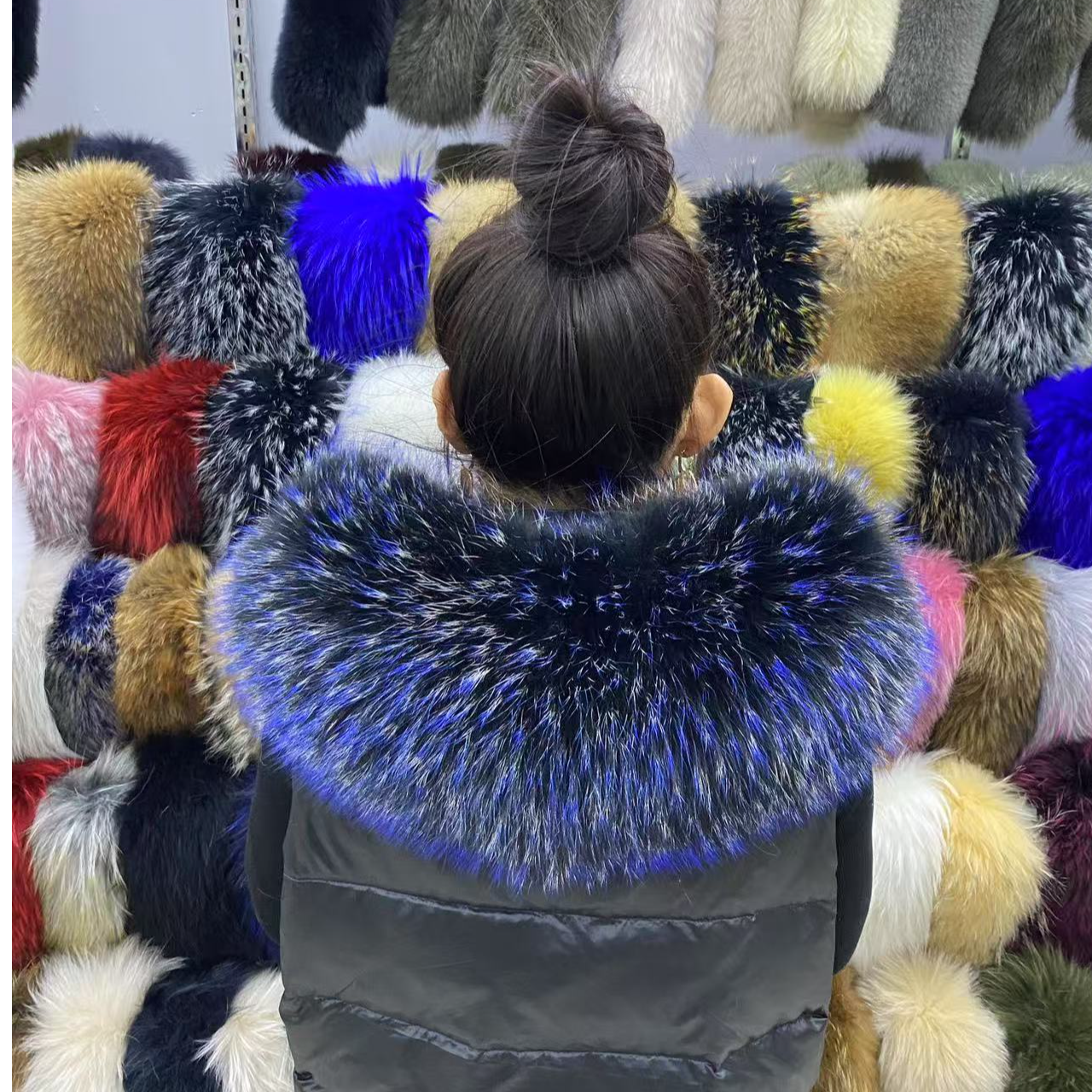 貉子黑底宝蓝尖毛领（帽子款）时尚款