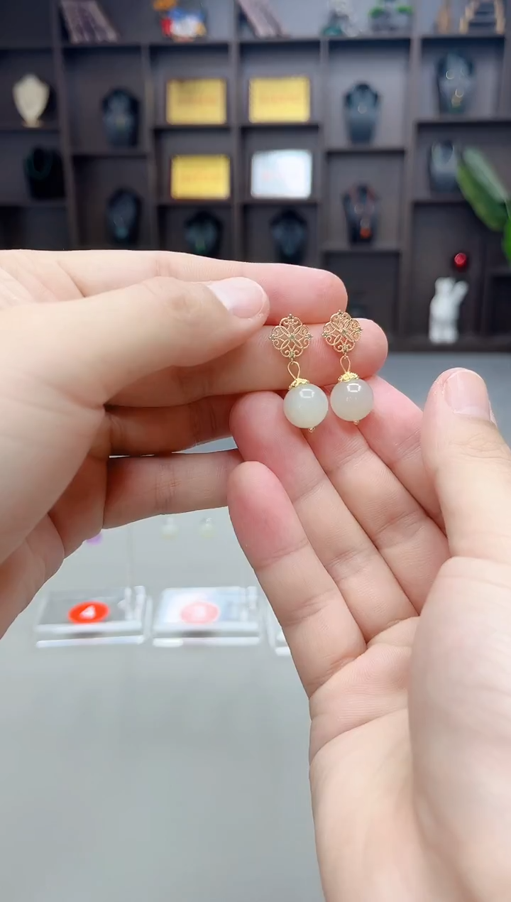 未镶嵌和田玉（青白玉）耳饰724000