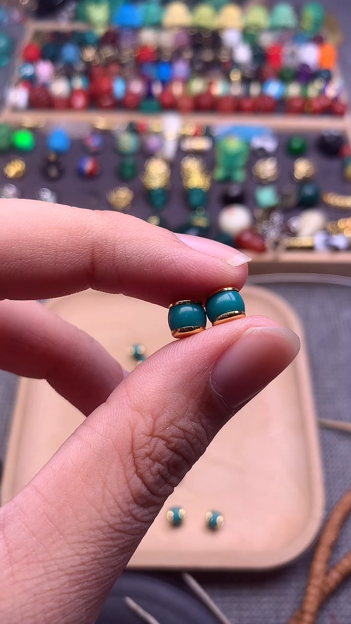 颈饰琉璃精工镶嵌老油绿汉堡卡6+mm 一对发