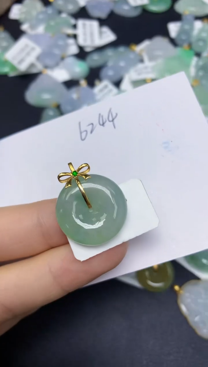 【闪购商品】翡翠挂件18K金镶嵌 天然翡翠A货