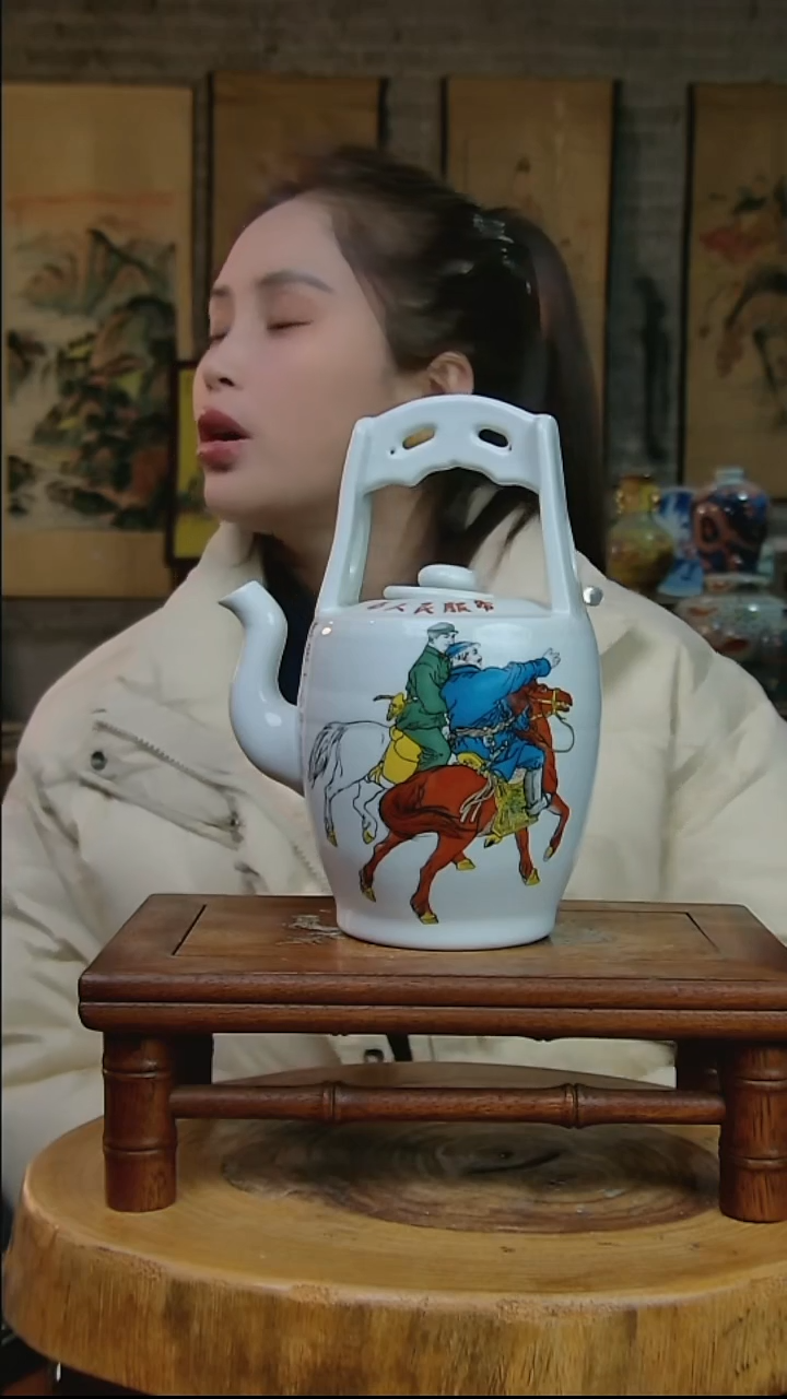 摆件陶骑马提梁壶