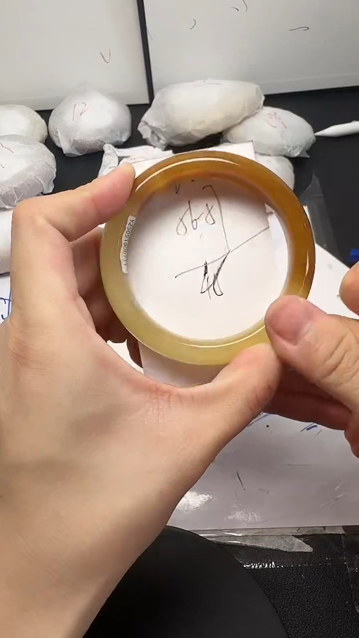 未镶嵌手镯石英质玉22/55-57