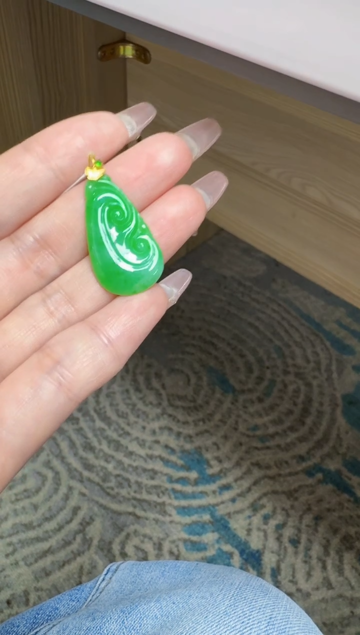 【闪购商品】翡翠吊坠(不含链)18K金镶嵌缅甸翡翠A货挂件