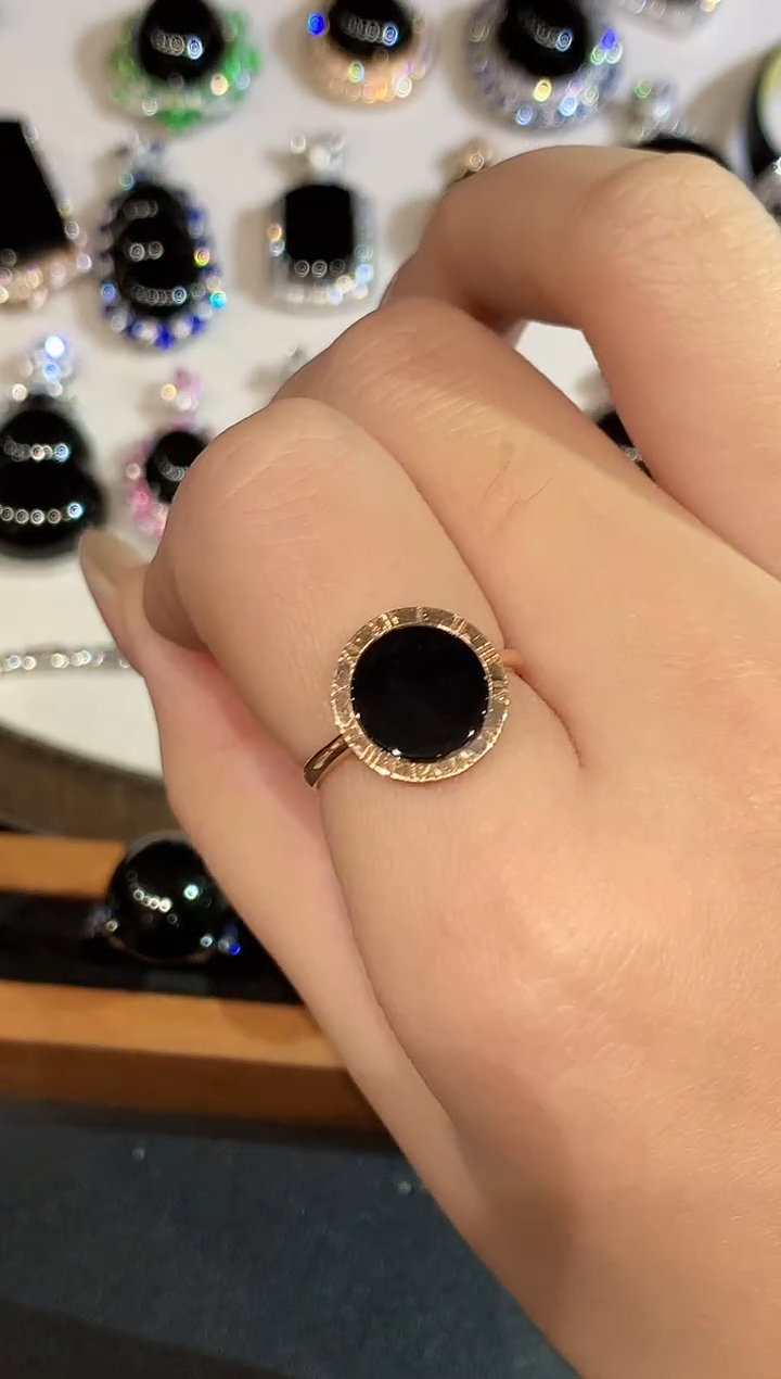 18K金镶嵌戒指翡翠GQY多样性发其一