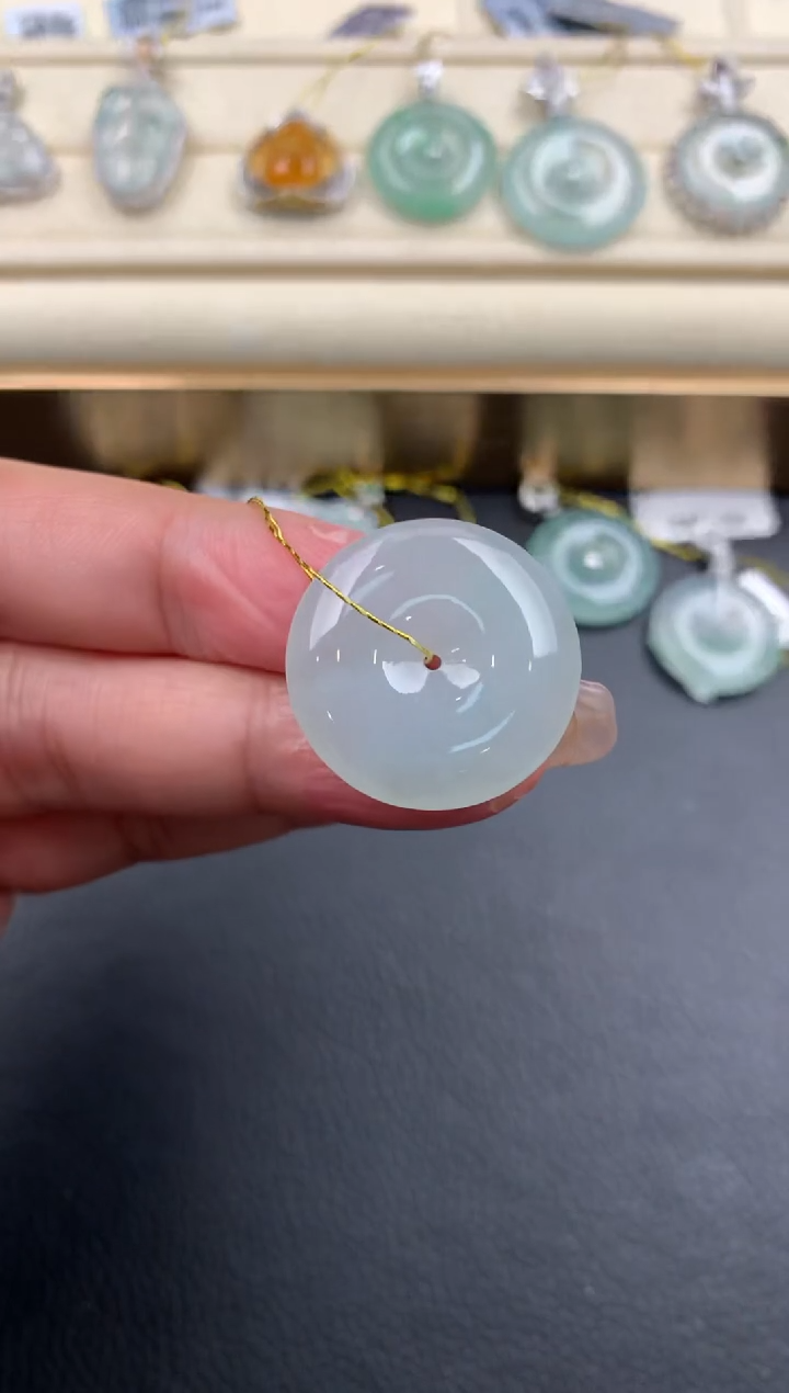 【闪购商品】翡翠颈饰未镶嵌D680      