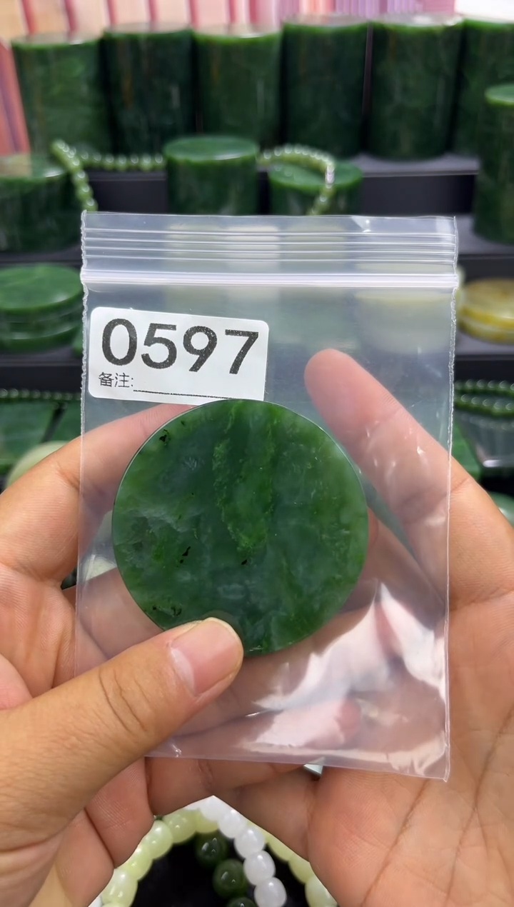 未镶嵌和田玉珠宝半成品镯芯