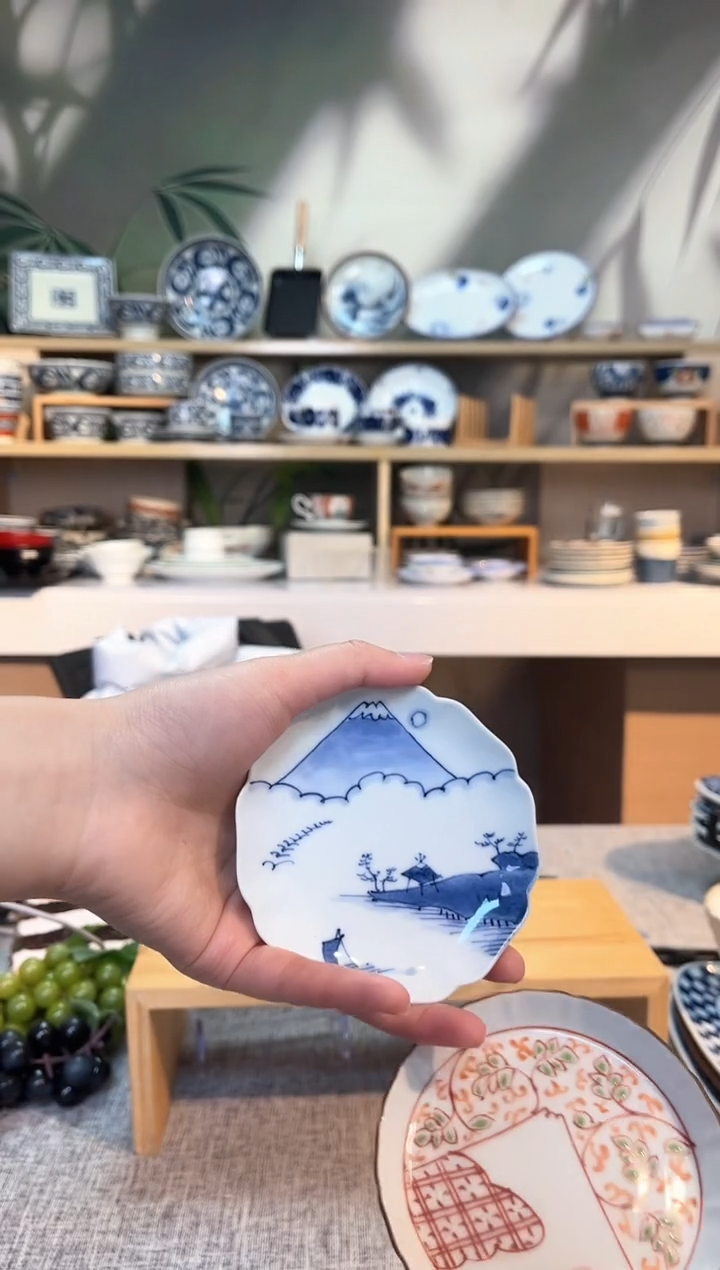 【闪购商品】瓷片F-23 染付富士山図 輪花皿