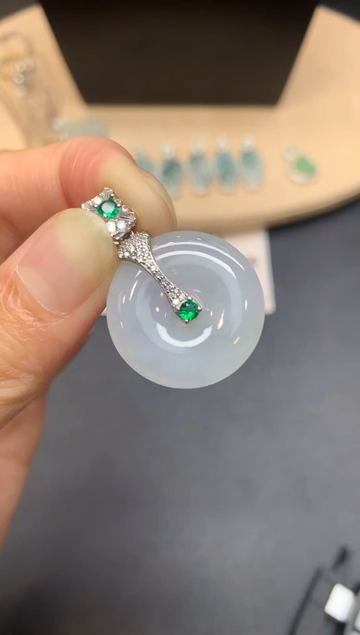 【闪购商品】翡翠吊坠(不含链)银S925镶嵌平安扣【多样性发其一】