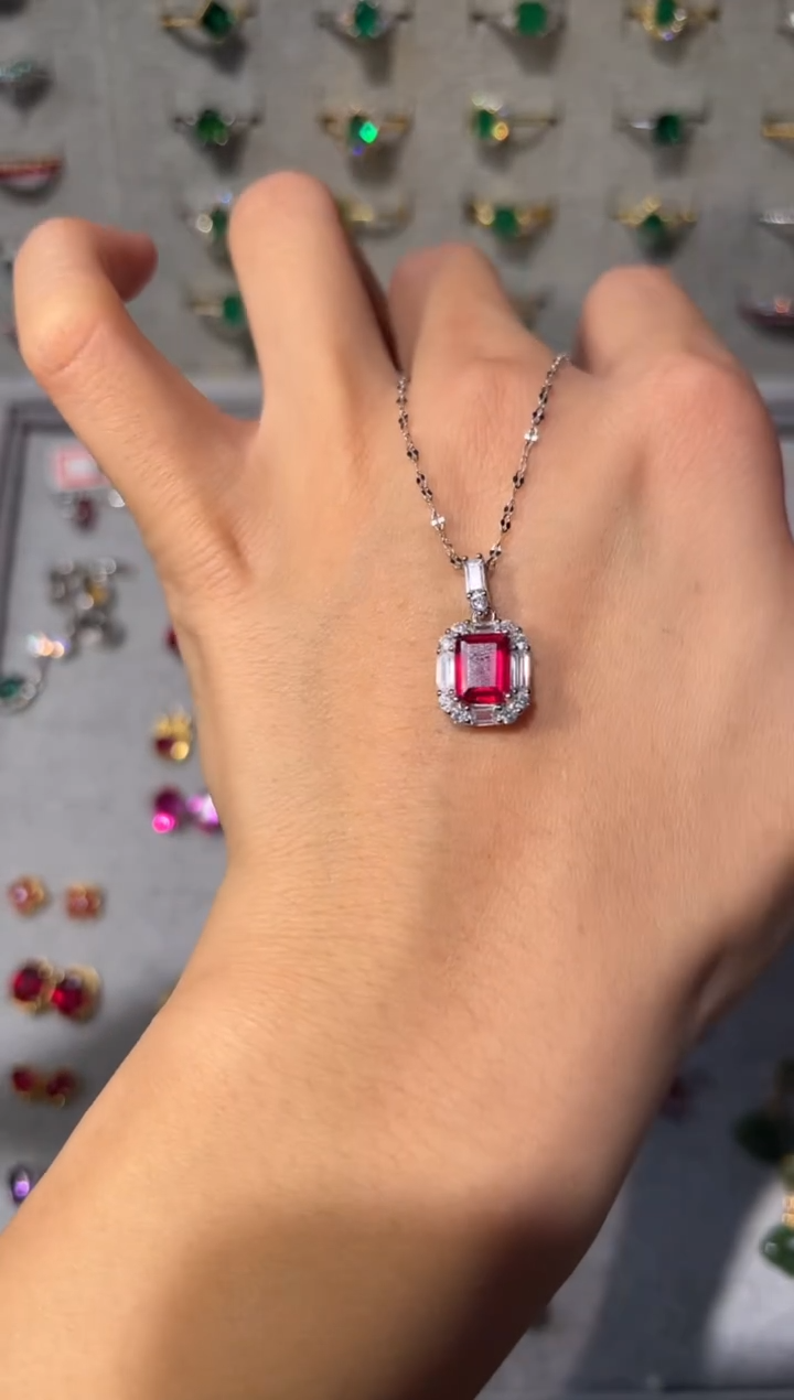 【闪购商品】红宝石吊坠(赠链)银S925镶嵌45643163