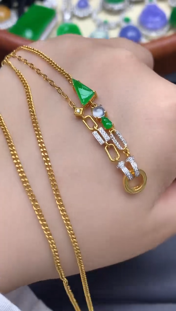 颈饰18K金镶嵌翡翠672-中国好珍宝