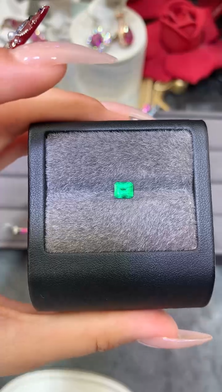 未镶嵌裸石定制祖母绿s****r祖切 潘杰希尔祖母绿 0.71ct