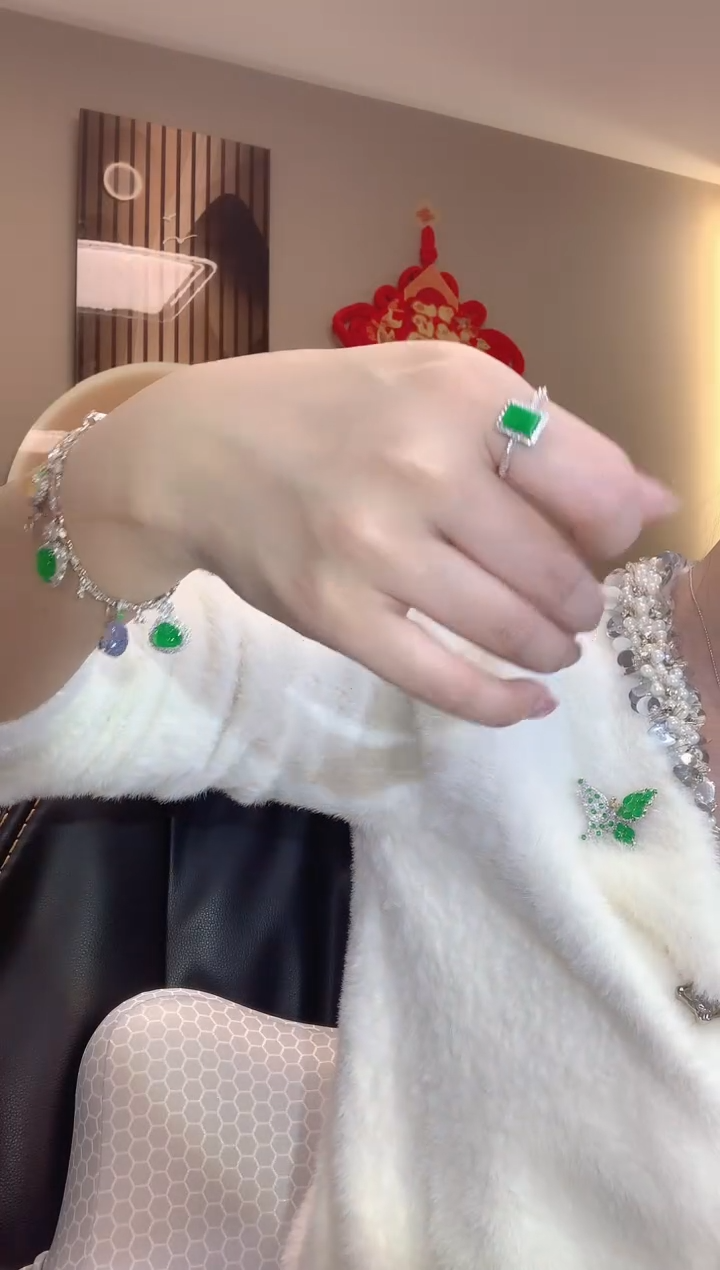 【闪购商品】翡翠戒指18K金镶嵌A16翡翠