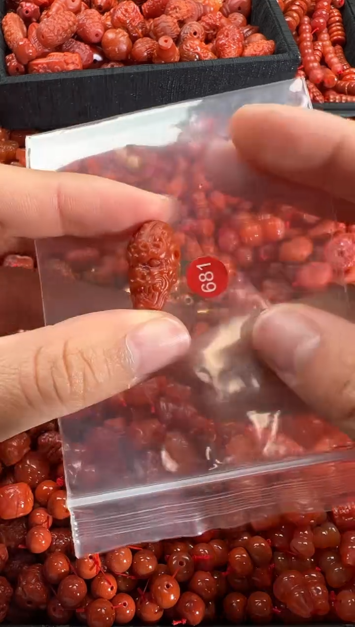 【闪购商品】南红玛瑙颈饰未镶嵌1