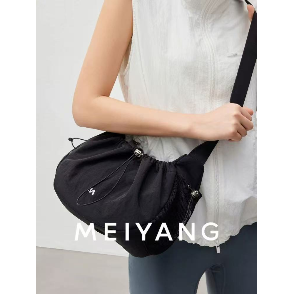 美洋MEIYANG【现货】欧包单肩包 抽绳变形术~休闲斜挎饺子包-周三