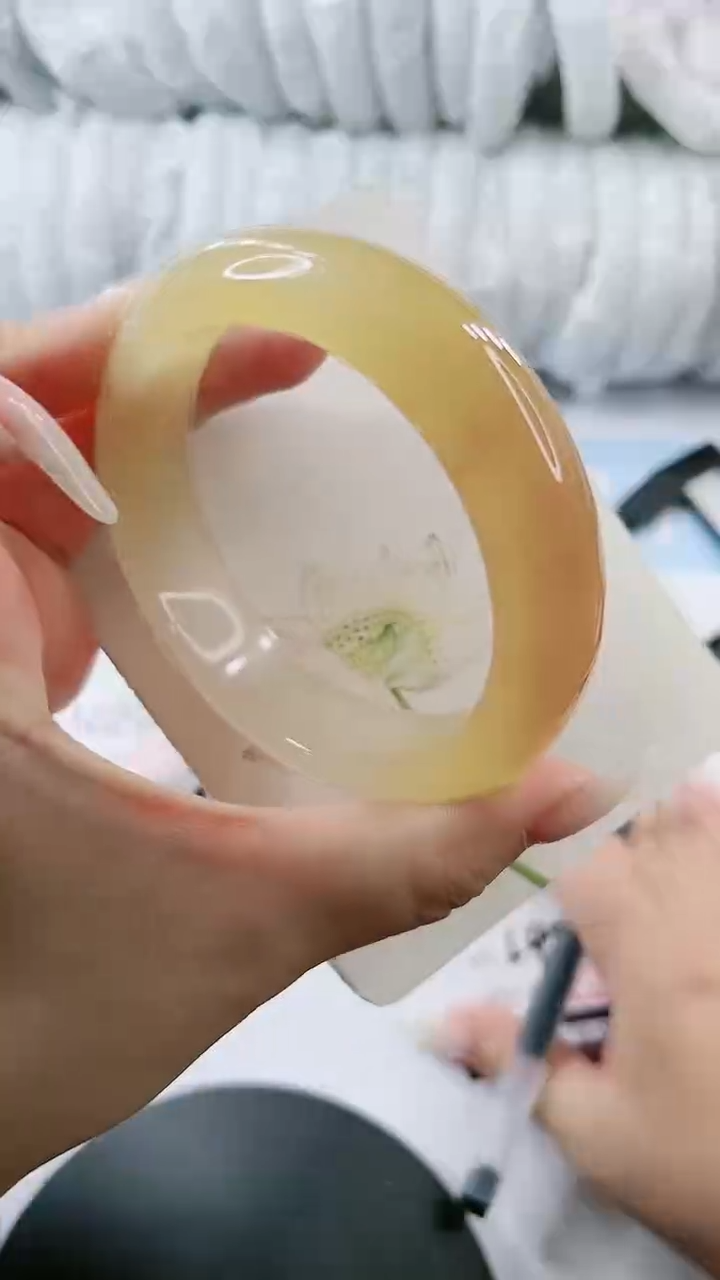 【闪购商品】石英质玉手镯未镶嵌多样性发货L483