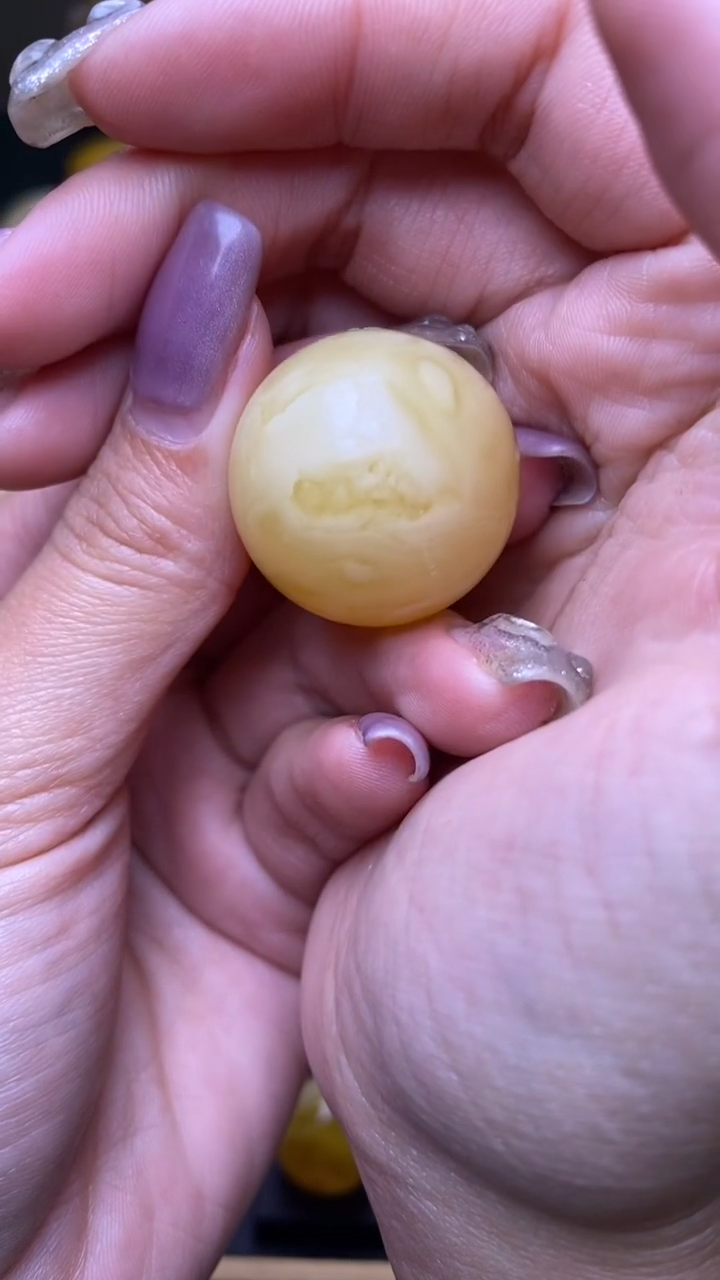 【闪购商品】琥珀裸石未镶嵌葵. 46