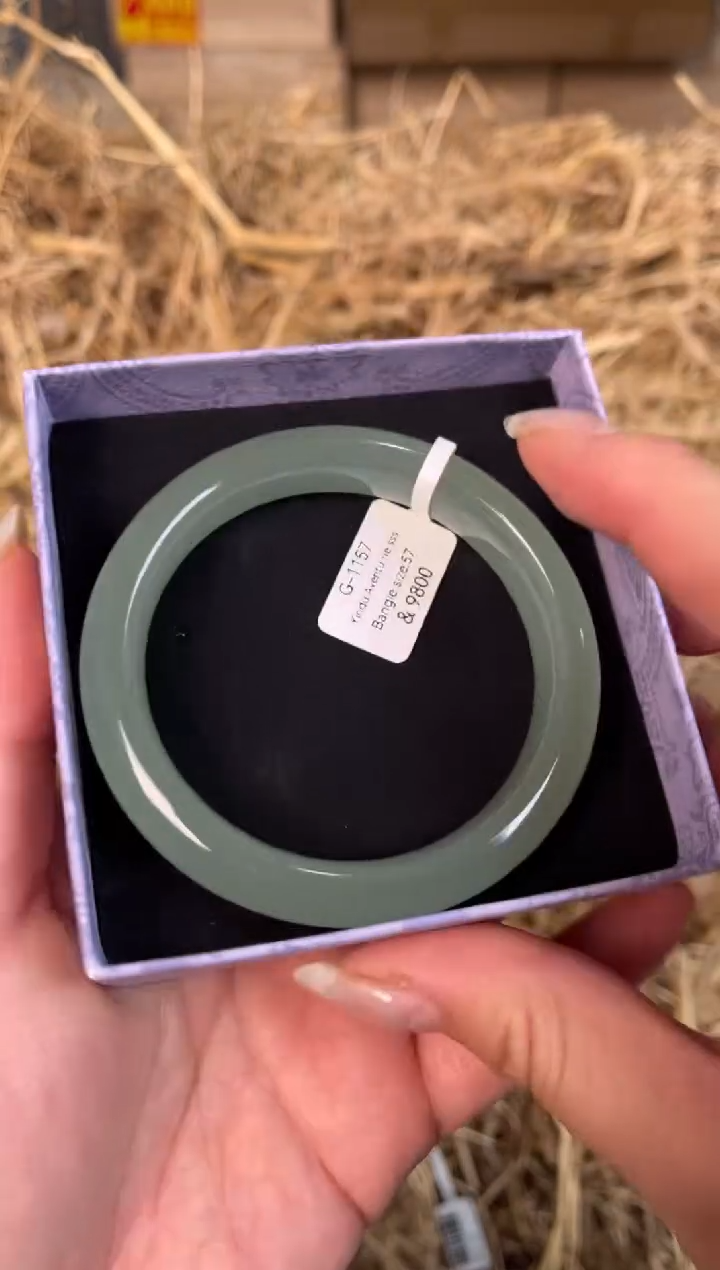 未镶嵌手镯石英质玉G-1157