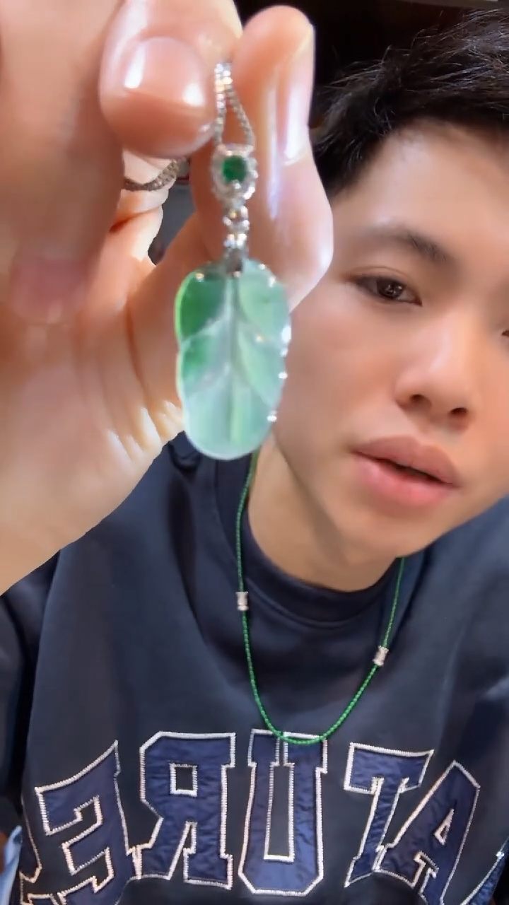 【闪购商品】翡翠吊坠(不含链)未镶嵌多样性发货其一不含链