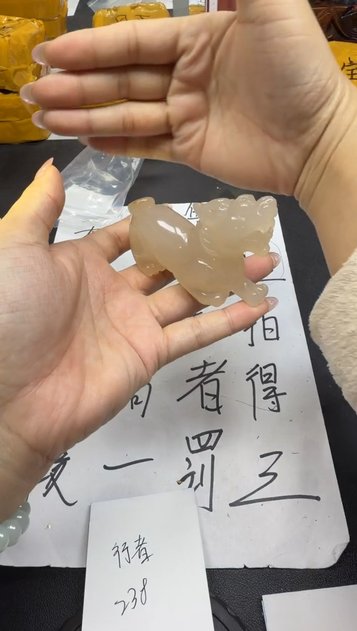 未镶嵌颈饰玛瑙/玉髓行**空.