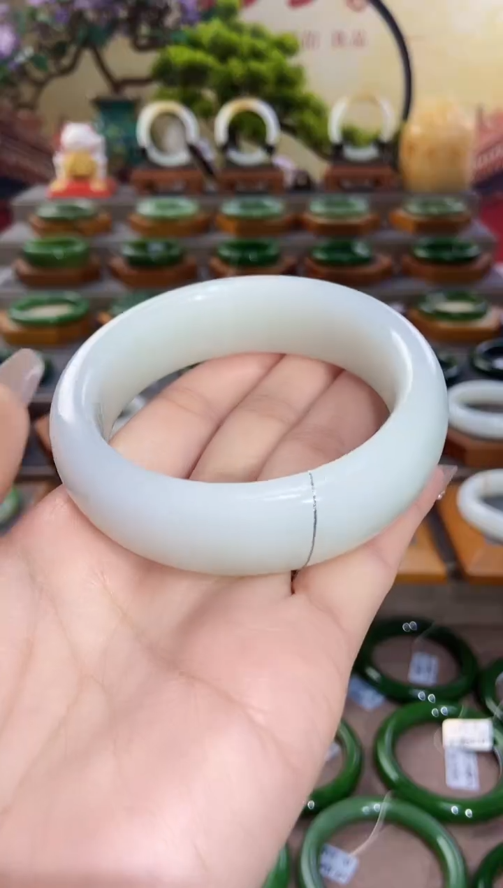 【闪购商品】和田玉手镯未镶嵌和田玉/山流水手镯