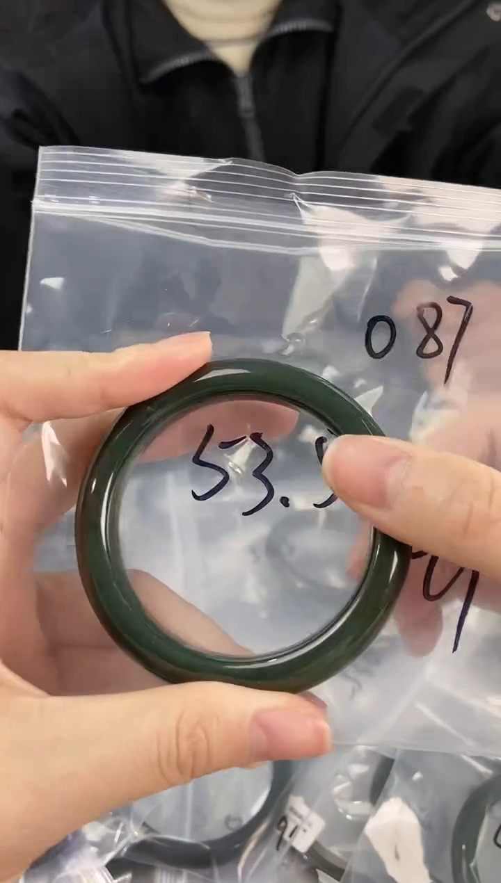 【闪购商品】和田玉手镯未镶嵌和田玉手镯087