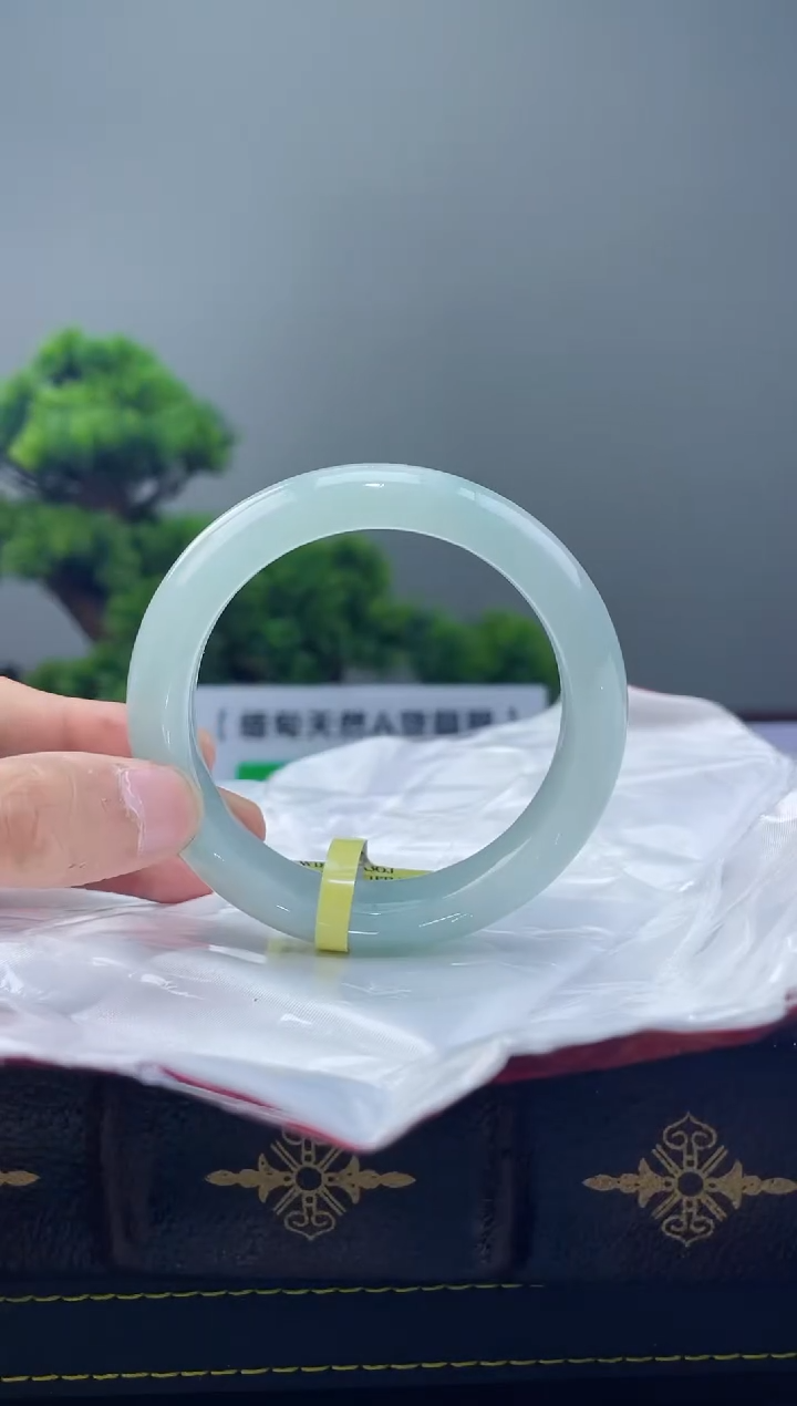 【闪购商品】翡翠手镯未镶嵌手镯2