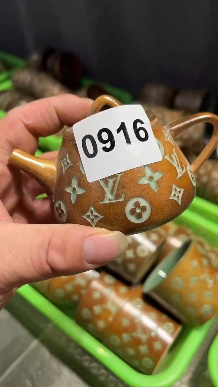 龙泉窑老花石瓢壶微瑕0916