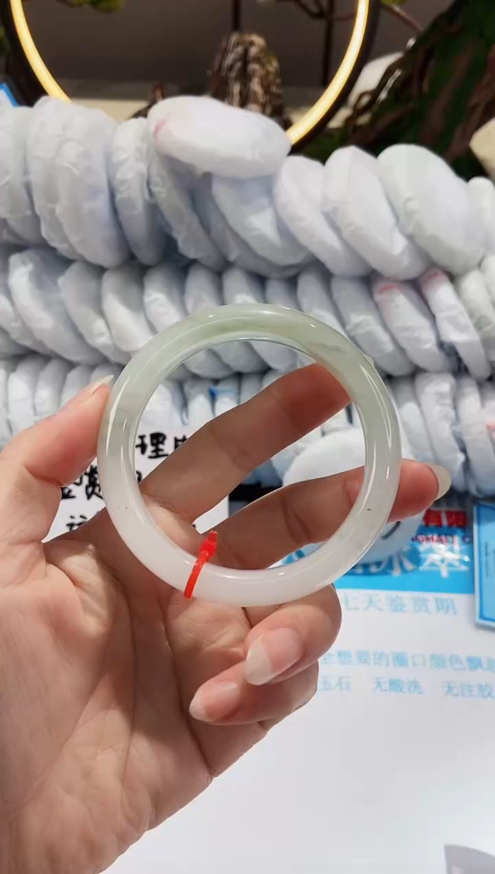 【闪购商品】石英质玉手镯未镶嵌5-57