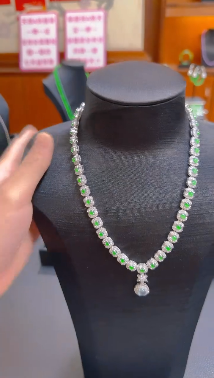 【闪购商品】翡翠颈饰银S925镶嵌天然A货翡翠