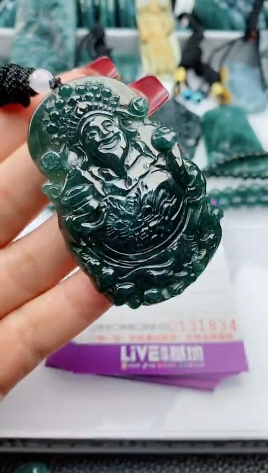 【闪购商品】翡翠颈饰未镶嵌           