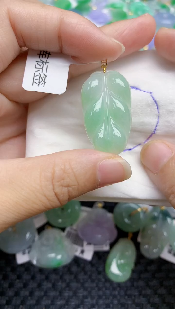 翡翠18K金镶嵌颈饰天然缅甸A货翡翠百元以上9元证书费自理