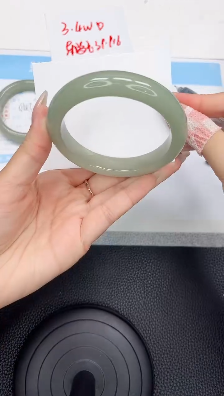 石英质玉手镯未镶嵌359-60.4