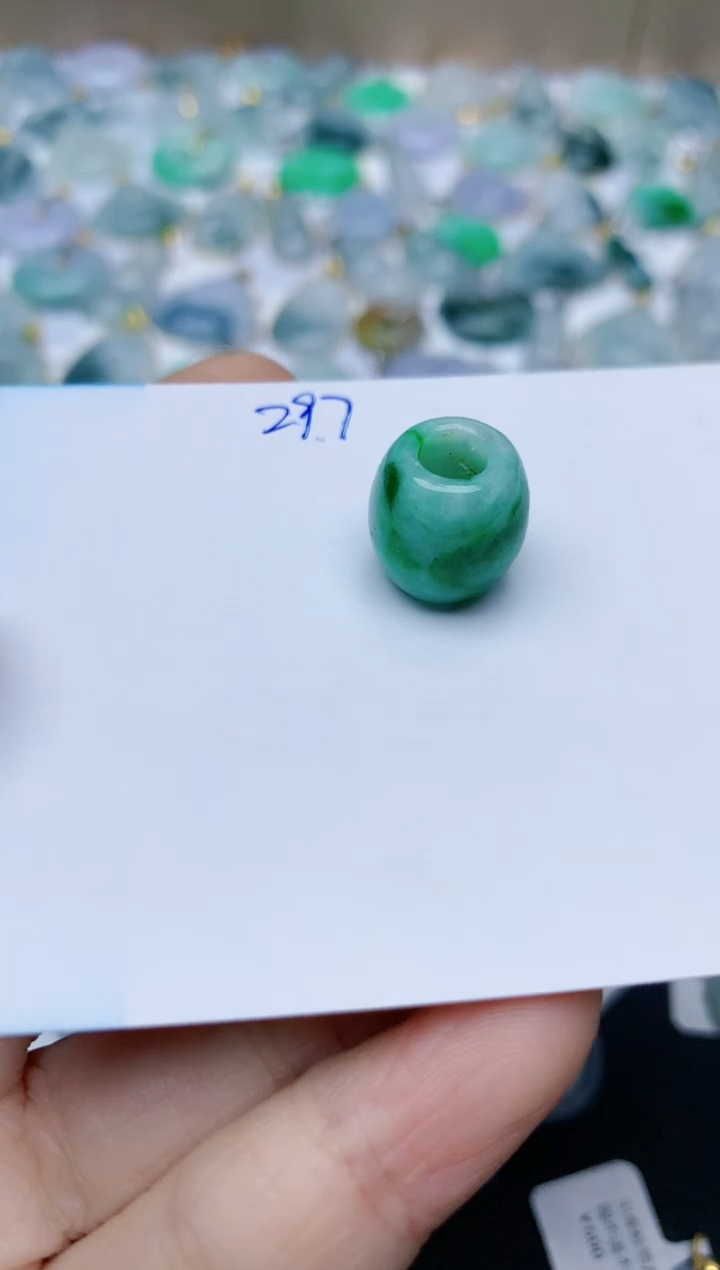 【闪购商品】翡翠颈饰未镶嵌天然翡翠A货    297