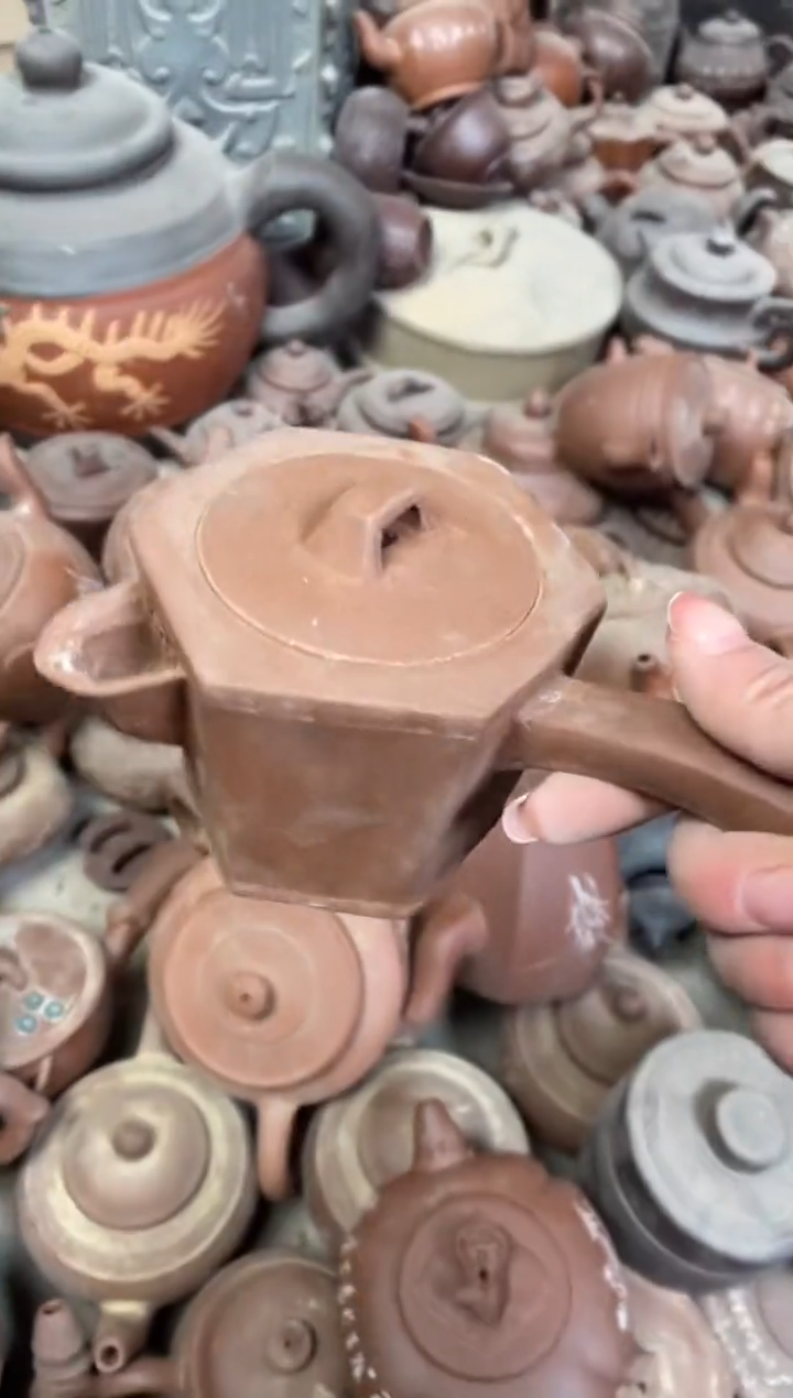 【闪购商品】黄龙山原矿全手紫砂壶