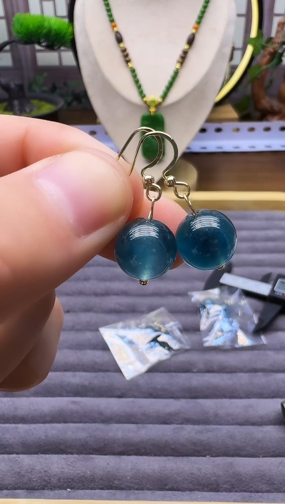 14K金镶嵌翡翠耳饰E98      