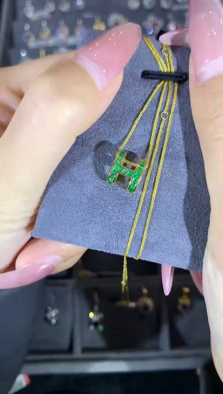 【闪购商品】祖母绿套链18K金镶嵌a99时尚