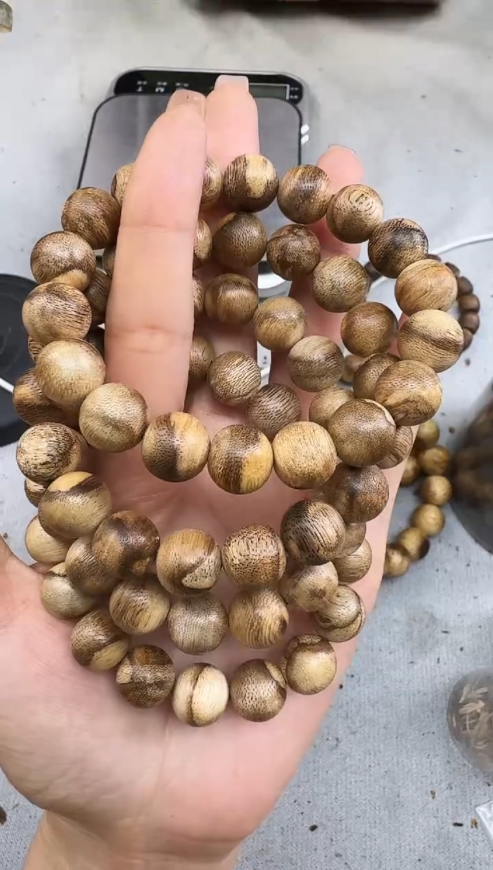 沉香手串1.2海南树心格圆珠单圈多样性发一