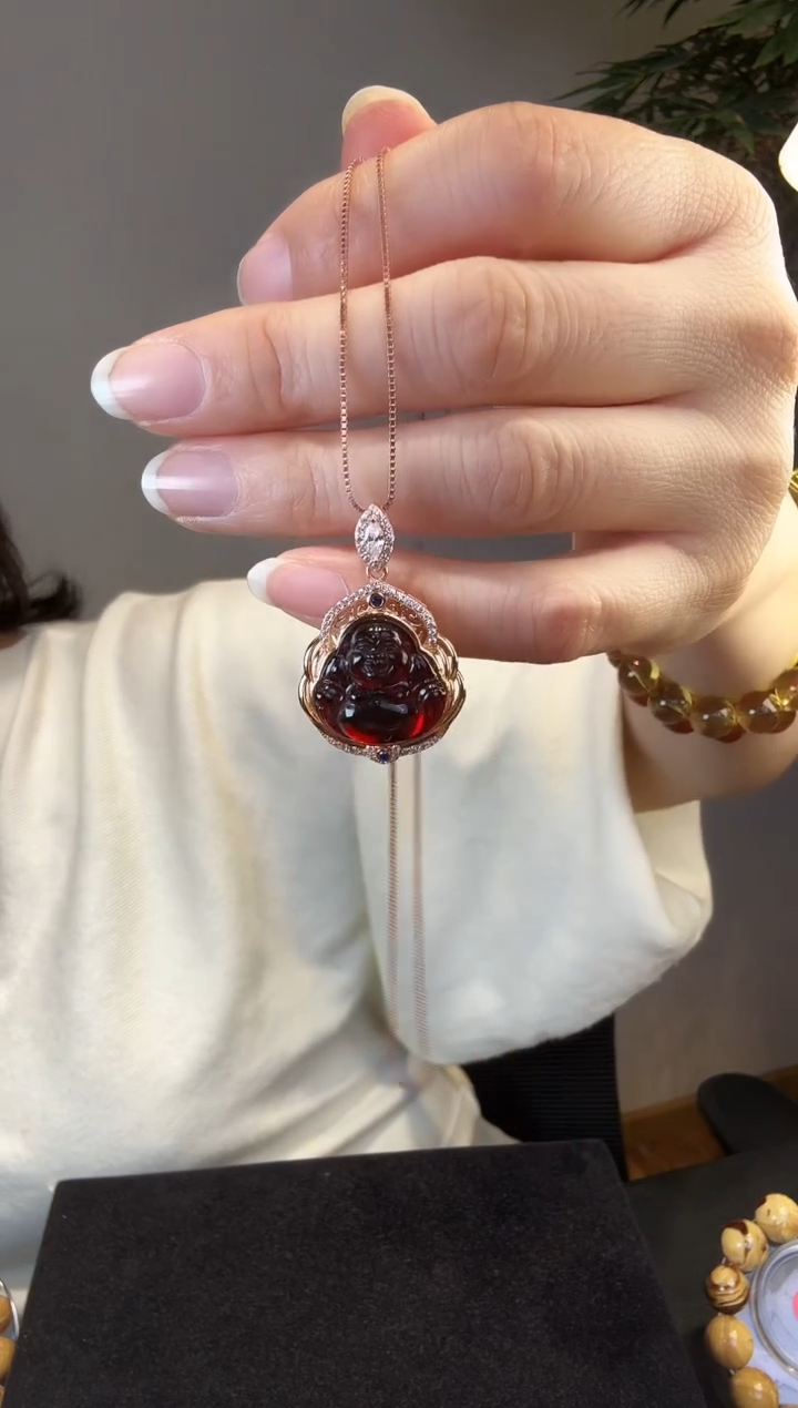 琥珀颈饰未镶嵌血珀佛公吊坠01