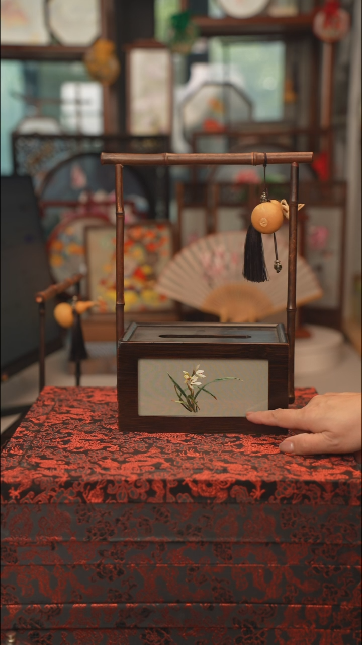 扇子胡桃木纸巾盒 紫竹手柄 宽度18CM 高度30CM