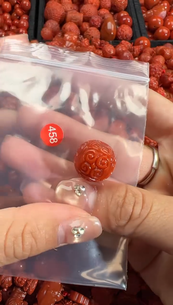南红玛瑙合金颈饰1