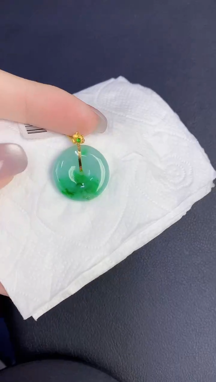 颈饰18K金镶嵌翡翠缅甸天然翡翠A货