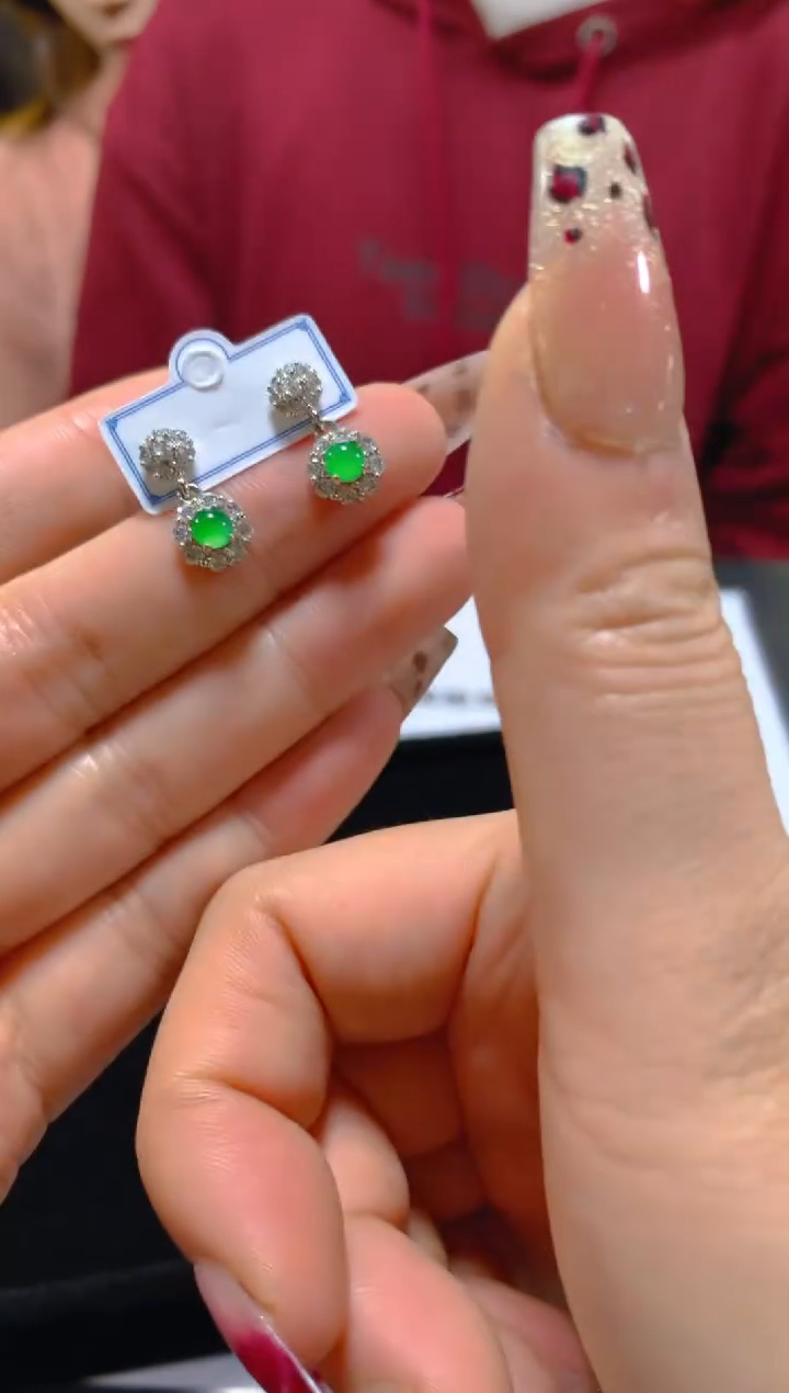 未镶嵌翡翠耳饰多样性发一