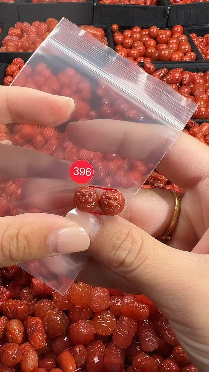 颈饰未镶嵌南红玛瑙1