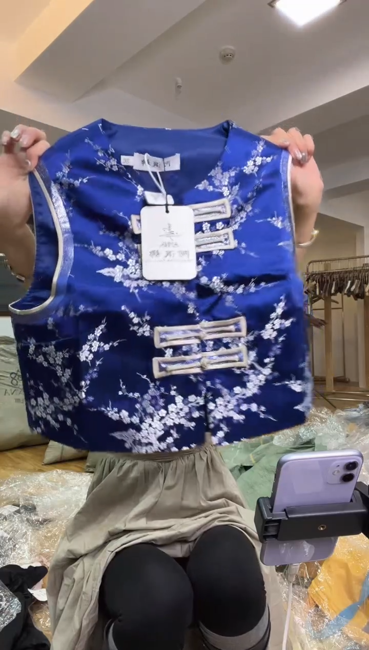 马甲  2XL  140斤以里